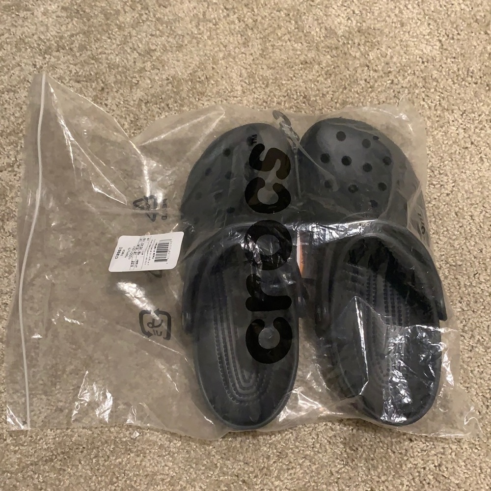 NWT Classic Crocs